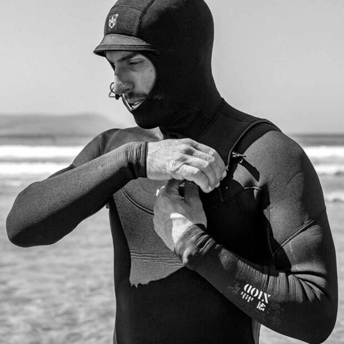 Manera X10D Meteor 4/3 Hooded Chest-Zip Wetsuit